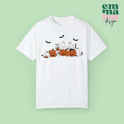 Cat Ghosts Playing on Jack-O-Lantern Pumpkins Halloween Comfort Colors Unisex Garment-Dyed T-shirt